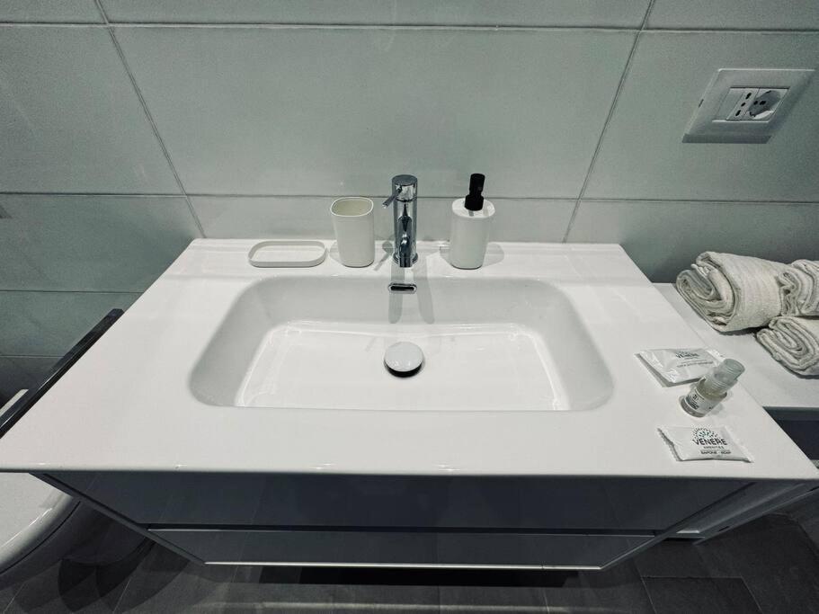 Casa Victoria A Due Passi Dall'Ariston Internet Gratis Sanremo Luaran gambar